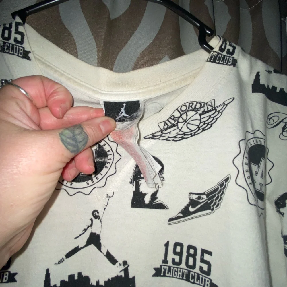 FINAL PRICE 
MENS Jordan shirt - Picture 2 of 9